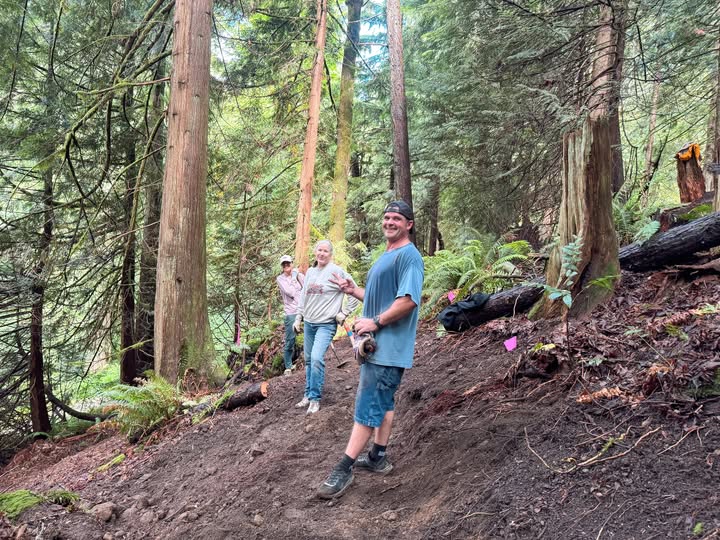 41 Volunteers Steward Lake Whatcom Park on National Trails Day