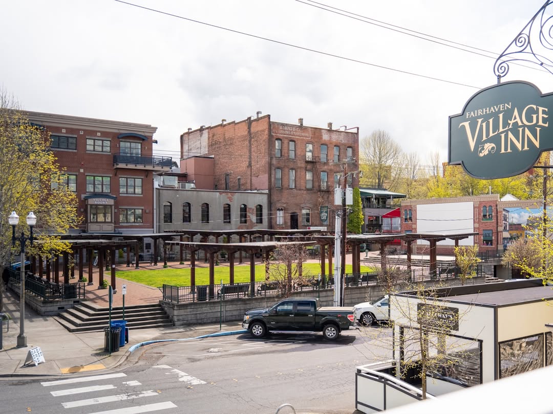 Fairhaven Chicken Fest, Legally Blonde outdoor cinema and summer theater this weekend